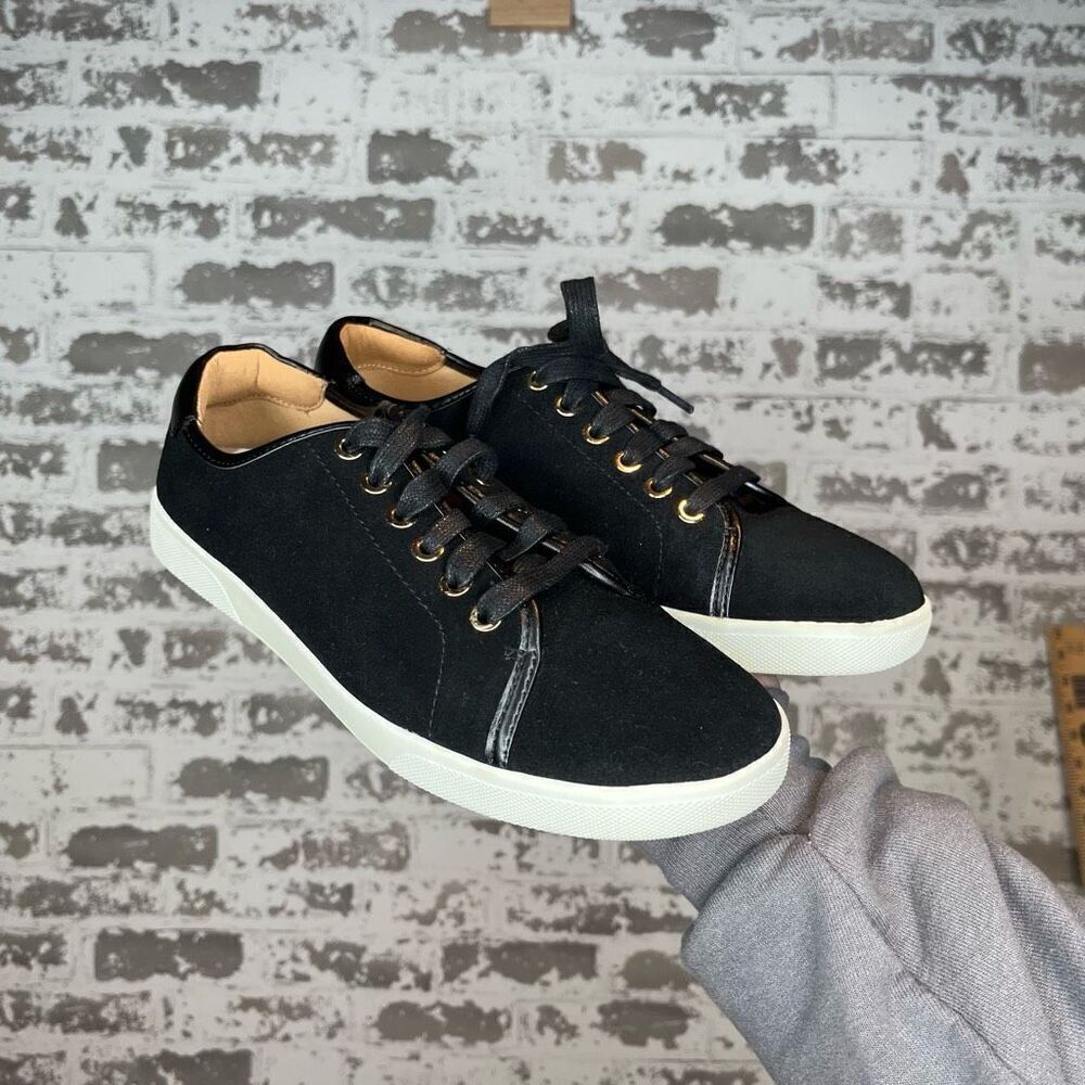 Vionic Black Low-Top Sneakers with White Sole